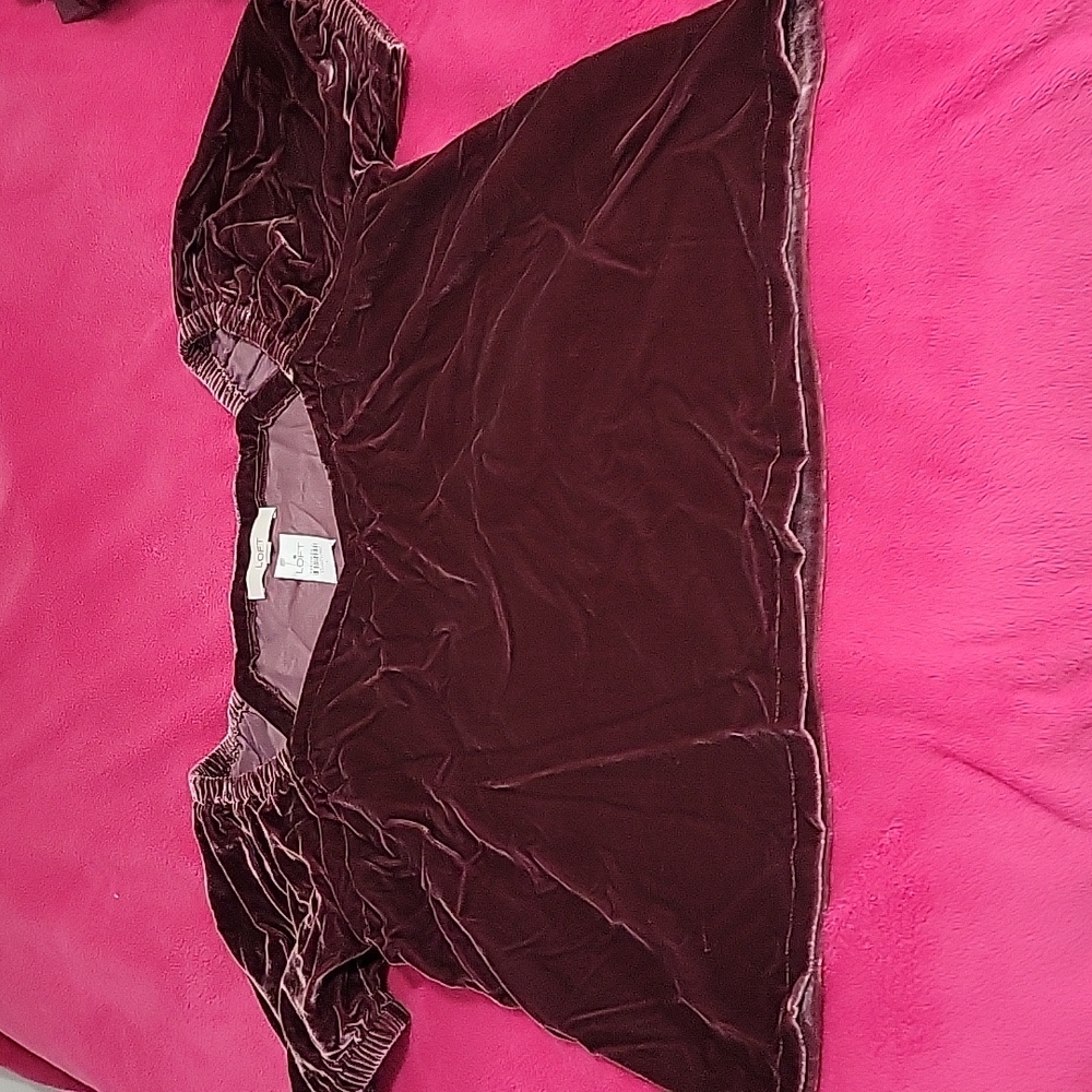 Georgous, soft, velvet top.